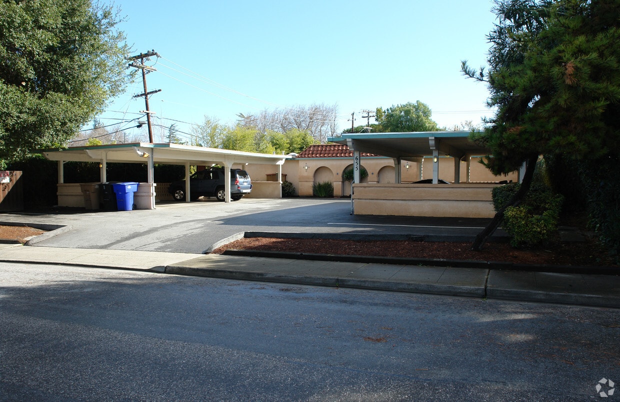 Primary Photo - 655 Lynwood Ave