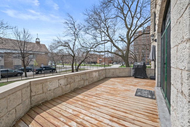 Building Photo - 4545 S Drexel Blvd