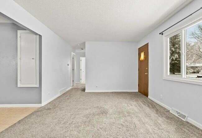 Sala de estar - 1417 Starview Dr