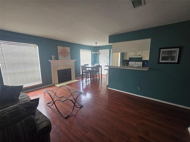 Foto del edificio - 2626 Holly Hall St