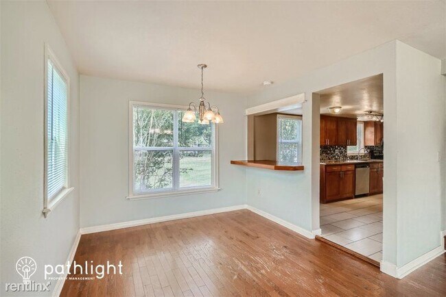 Building Photo - 3 br, 2 bath House - 3403 County Line Road...