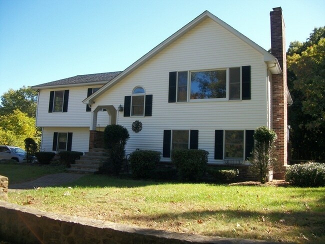 Building Photo - 70 Gorham St