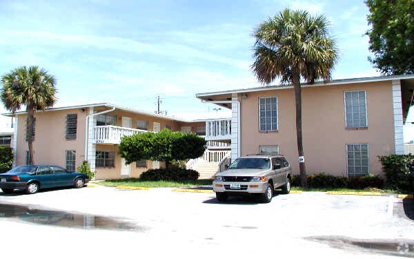 Building Photo - Manville Apartments