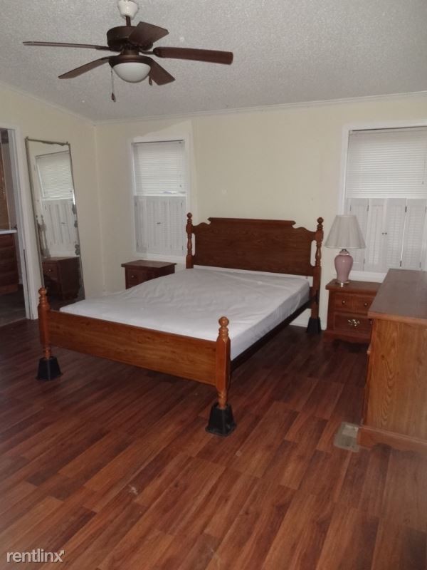 Building Photo - 3 br, 2 bath House - 4230 AIRPORT ROAD