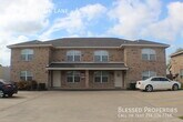 Primary Photo - 102 E Robin Ln