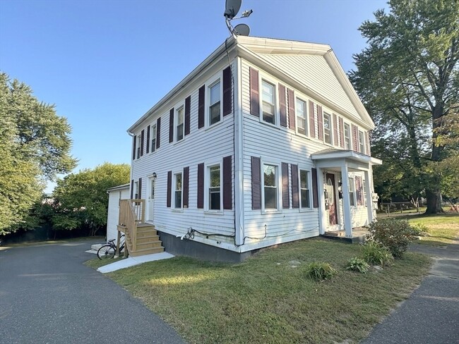 Building Photo - 227 Bridge St