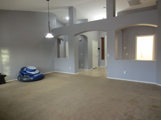 Building Photo - 15057 W Minnezona Ave