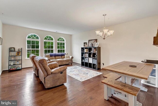 Building Photo - 7548 Brunson Cir