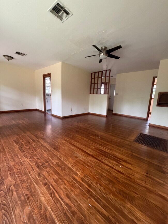 Foto del edificio - 716 S McFarland St