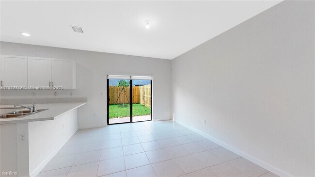 Building Photo - 3 br, 2.5 bath House - 11884 SW 245th Ter