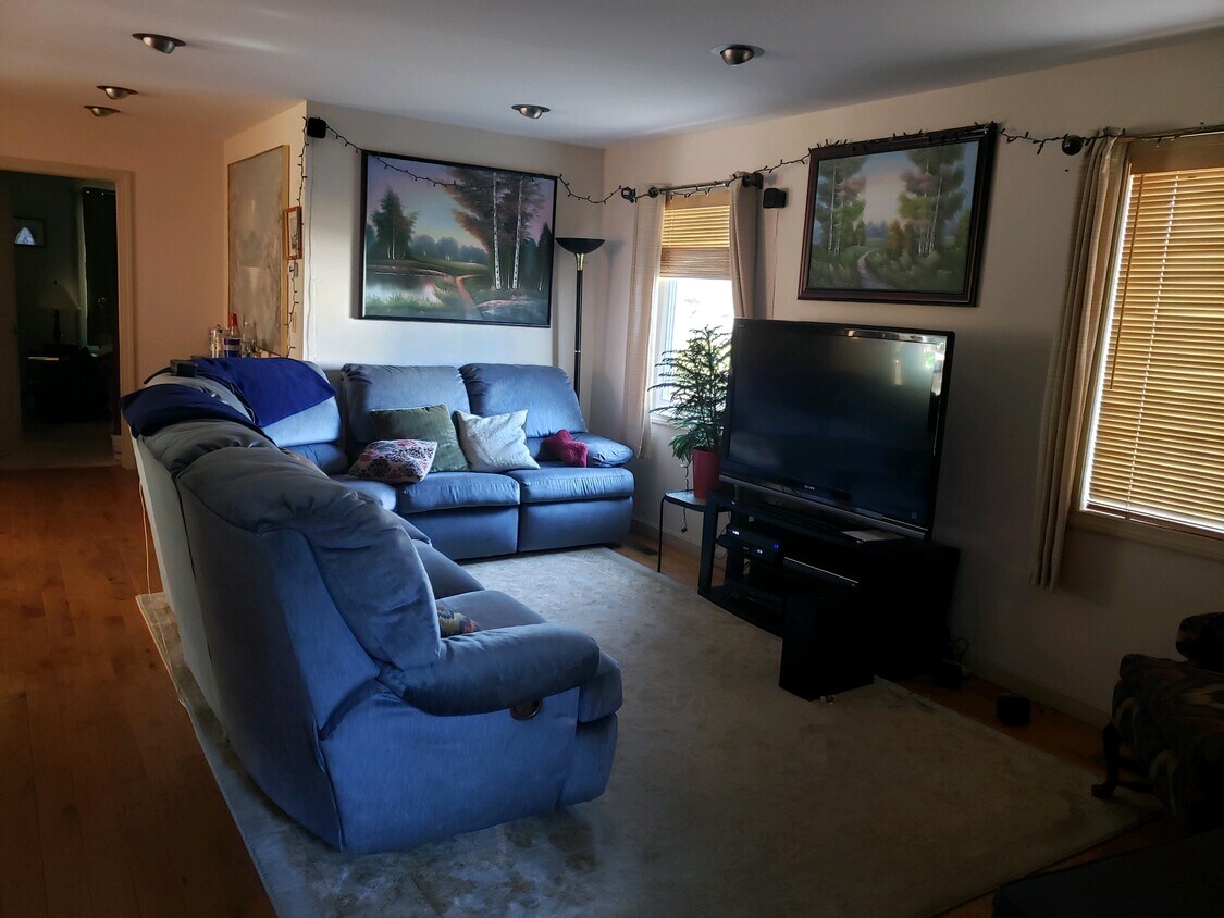 Living Room - 14 Sanderson Rd