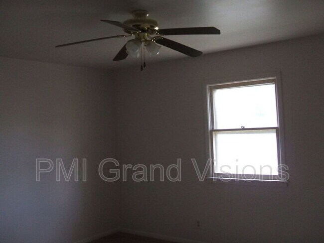 Foto del edificio - 340 N Monroe St