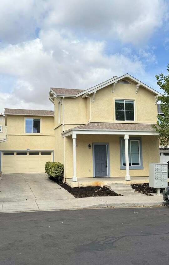 Primary Photo - 163 Gibson Ave