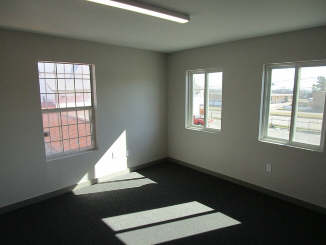 Building Photo - 2533 Cedar Crest Blvd