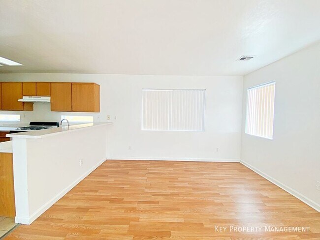 Foto del edificio - 4525 Coronado Hills Way