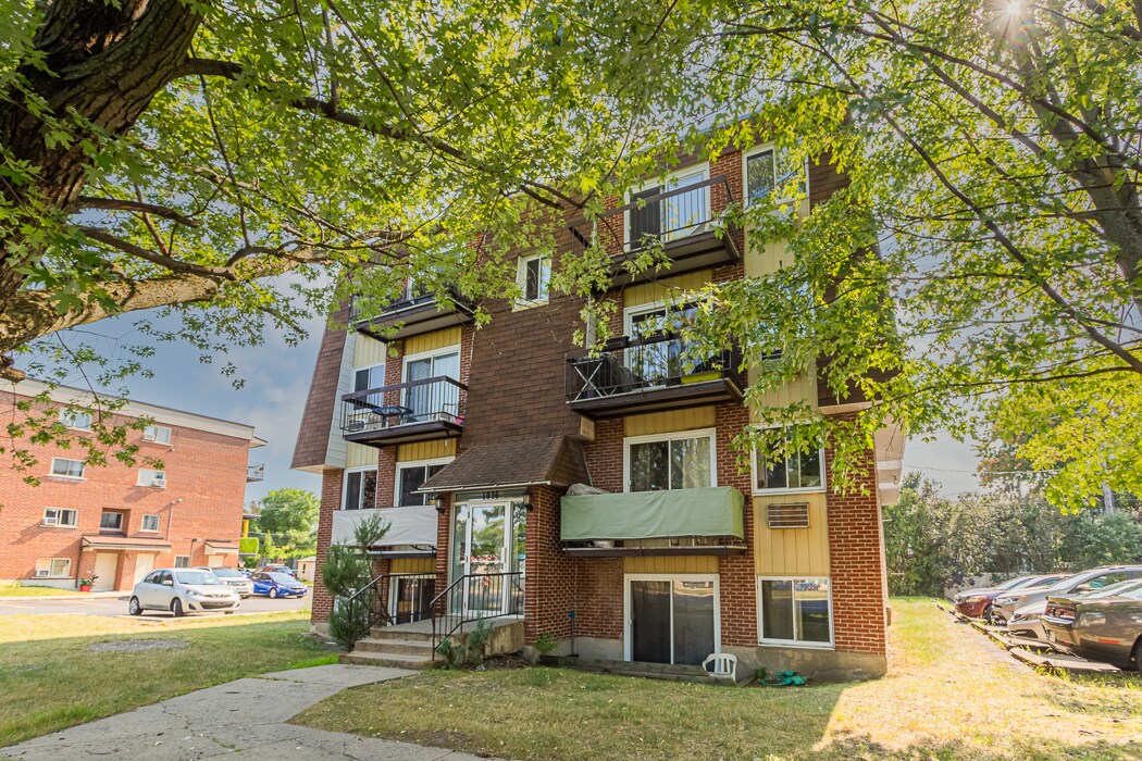 Photo du bâtiment - 1030-1036 Boul De Montarville