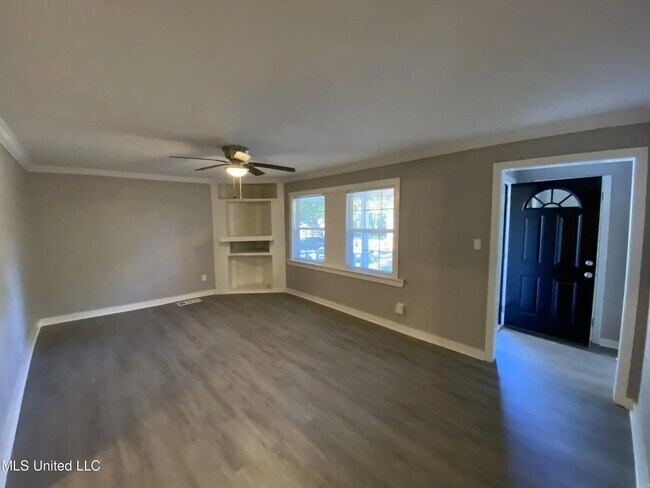 Building Photo - 773 Cedarhurst Rd