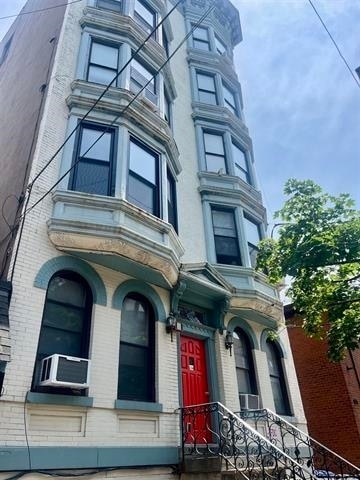 Primary Photo - 219 Park Ave