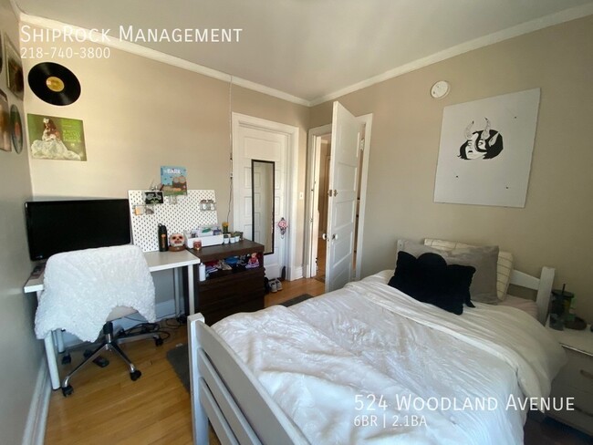 Foto del edificio - 524 Woodland Ave