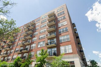 Building Photo - 6 S Laflin St