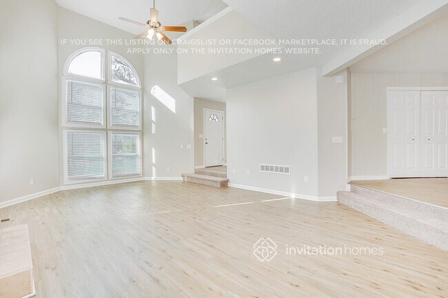Building Photo - 5482 Southern Dr