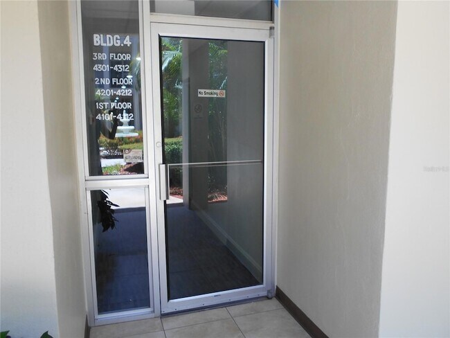 Building Photo - 2700 Bayshore Blvd