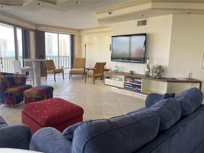 Building Photo - 3000 Island Blvd