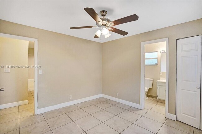 Foto del edificio - 8002 SW 5th St