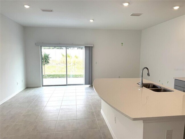 Foto del edificio - 16521 Bergamo Pl