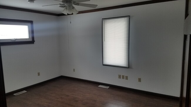 Bedroom - 705 N Colonial Dr