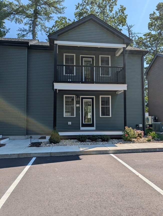 Photo - 480 Wareham St (Middleborough, MA) Townhome