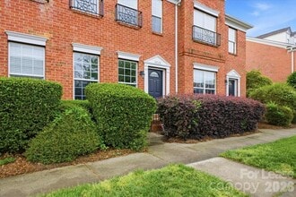 Building Photo - 6928 Creft Cir