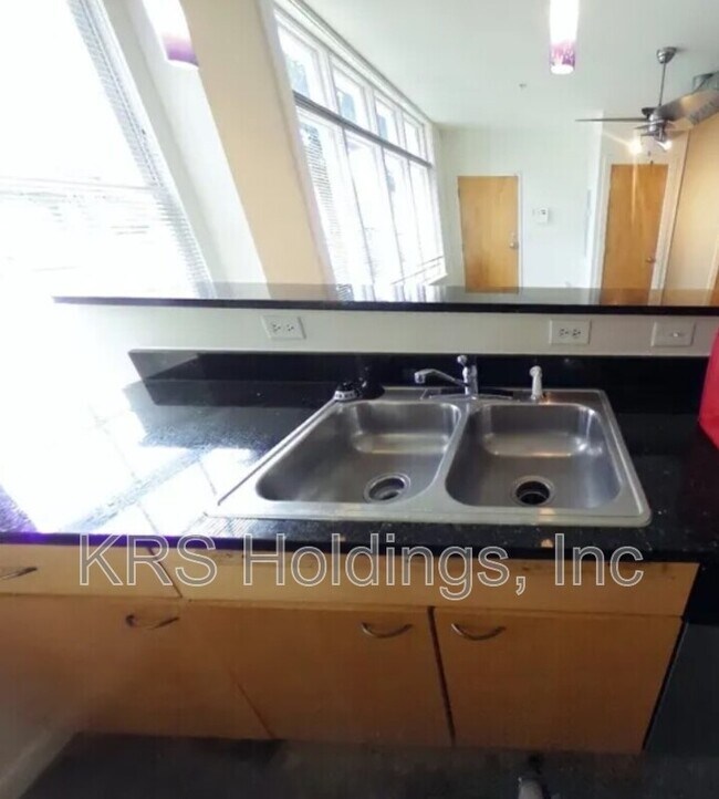 Building Photo - 1011 W Marshall St