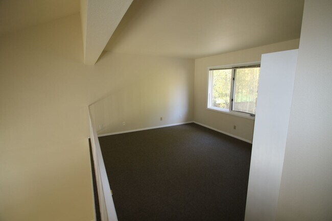 Foto del edificio - 3 Bedroom Chugiak Home on a 1/2 Acre!
