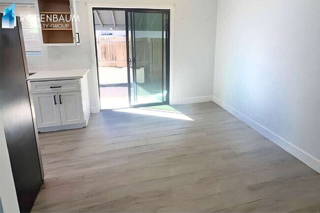 Foto del edificio - 548 S Udall