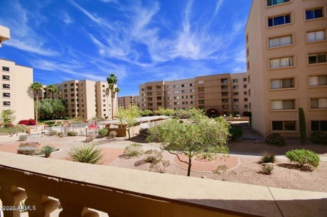 Building Photo - 7920 E Camelback Rd