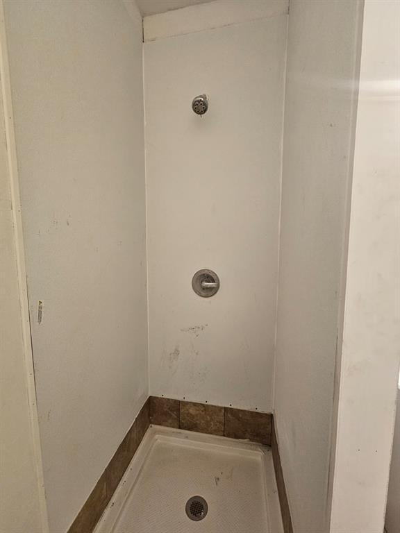 Building Photo - 816 Mora St