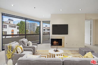 Building Photo - 2102 Century Park Ln