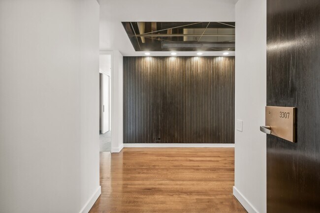 Foto del edificio - 180 E Pearson St
