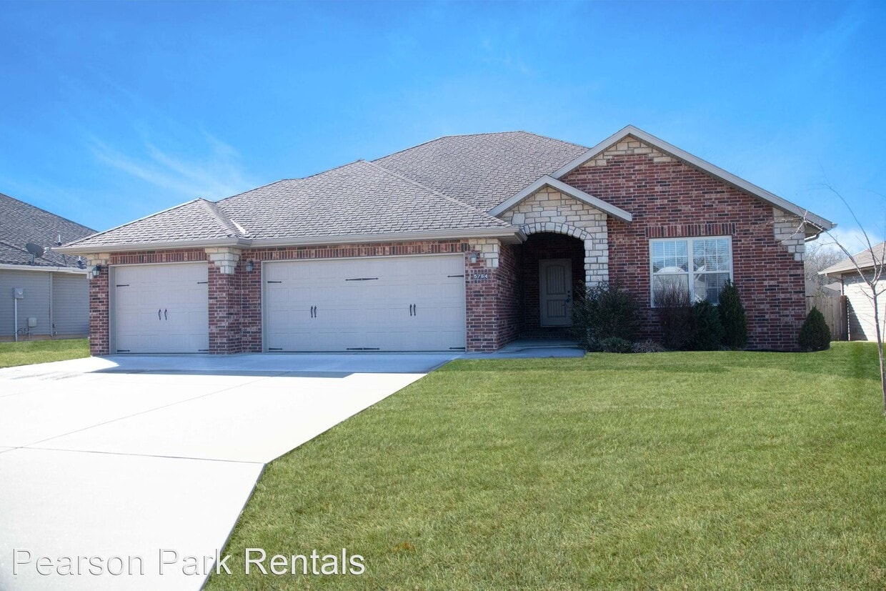 Primary Photo - 4 br, 2 bath House - 5764 E Gatehouse Dr.