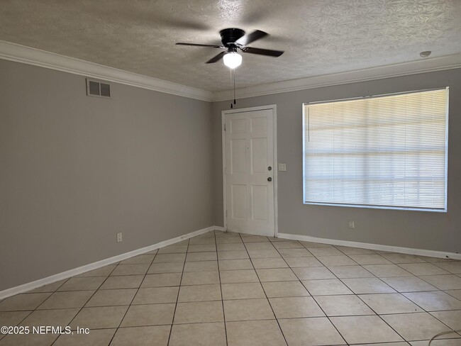 Building Photo - 7430 Jade Dr N