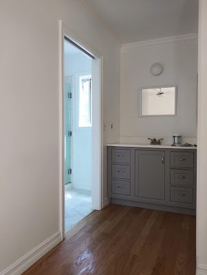 Foto del edificio - 6943 Balcom Ave