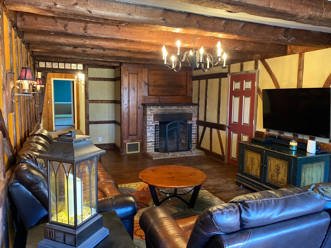 Foto principal - 5756 Dupont Pkwy