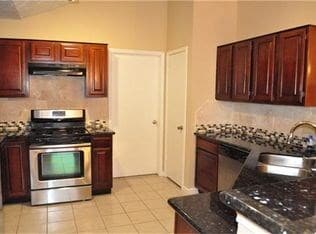 Building Photo - 2426 Planters Row