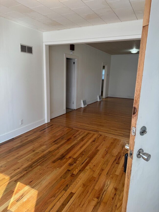 Foto del edificio - Cozy 2 Bedroom Home – Lawn Care & Snow Rem...