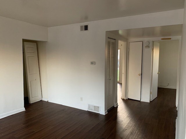 Foto del edificio - 384 W Indian Trail