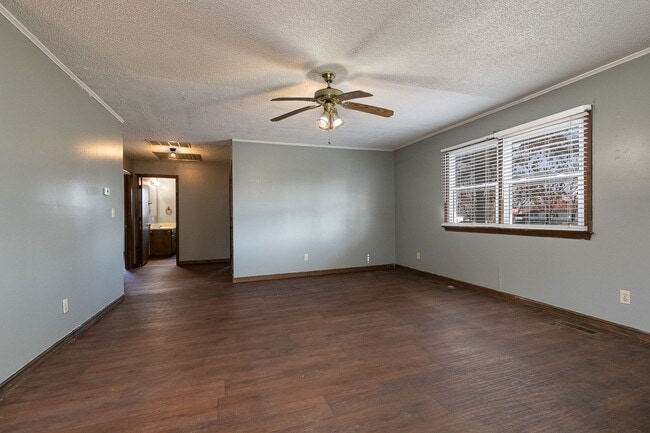 Building Photo - REMODELED 3 Bedroom | 1 Bathroom | 1 Car Garage HOME in EXETER, MO | PETS WELCOME
