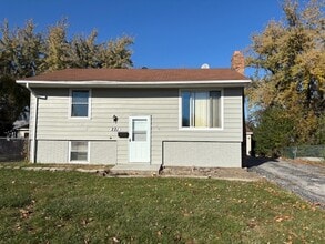 Building Photo - 201 E Rose St