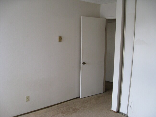 Building Photo - 8034 Linda Vista Rd