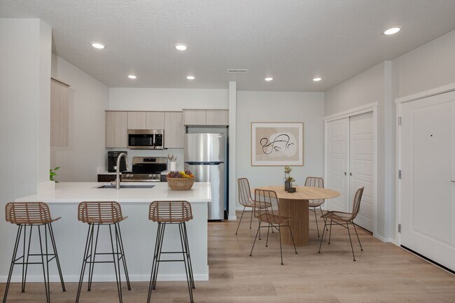 Foto del edificio - Yellowstone Apartments